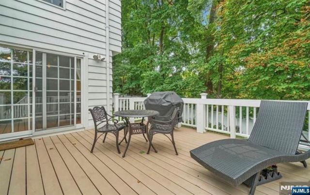 12 Lawrence Parkway, Tenafly, NJ 07670