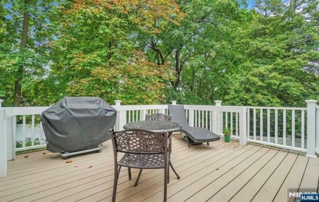 12 Lawrence Parkway, Tenafly, NJ 07670