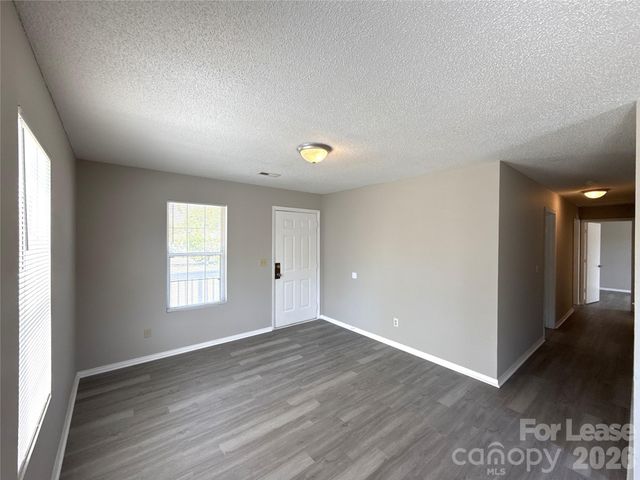 333 E Todd Lane, Charlotte, NC 28208