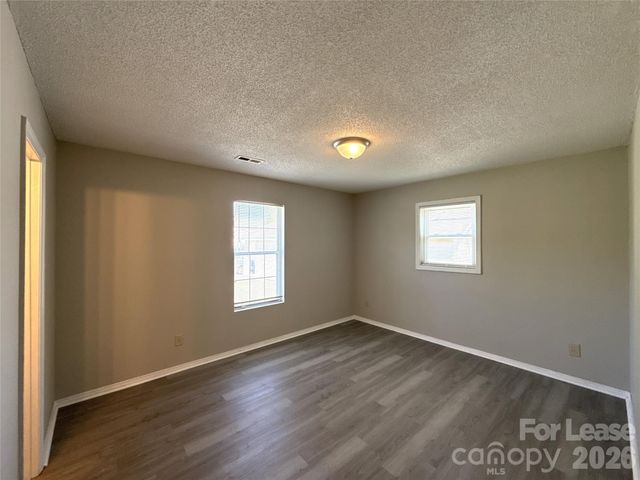 333 E Todd Lane, Charlotte, NC 28208