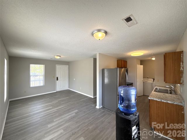 333 E Todd Lane, Charlotte, NC 28208