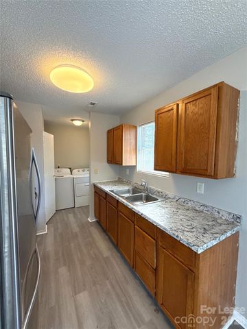 333 E Todd Lane, Charlotte, NC 28208