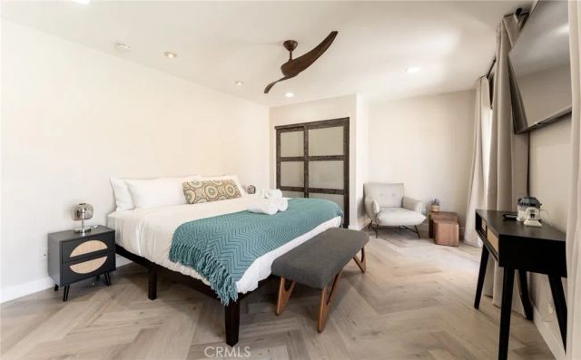 575 N Burton Way, Palm Springs, CA 92262