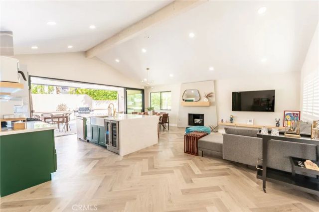 575 N Burton Way, Palm Springs, CA 92262