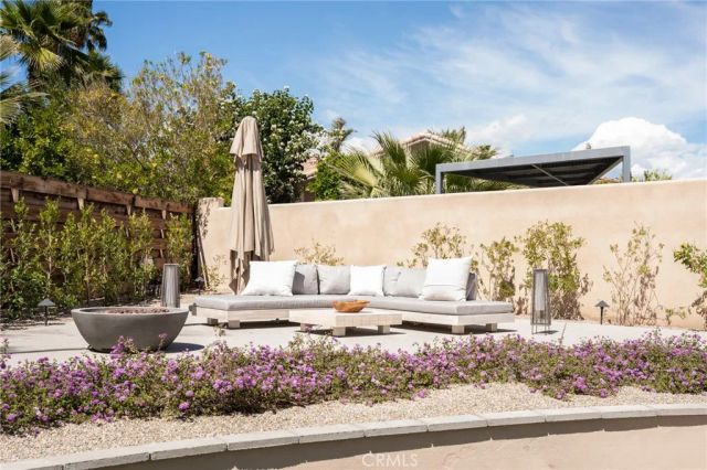 575 N Burton Way, Palm Springs, CA 92262