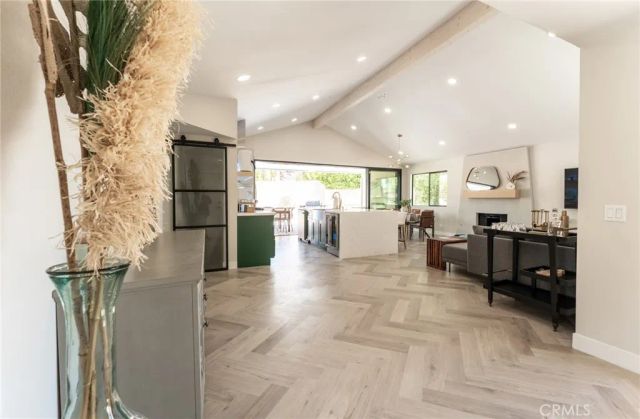 575 N Burton Way, Palm Springs, CA 92262
