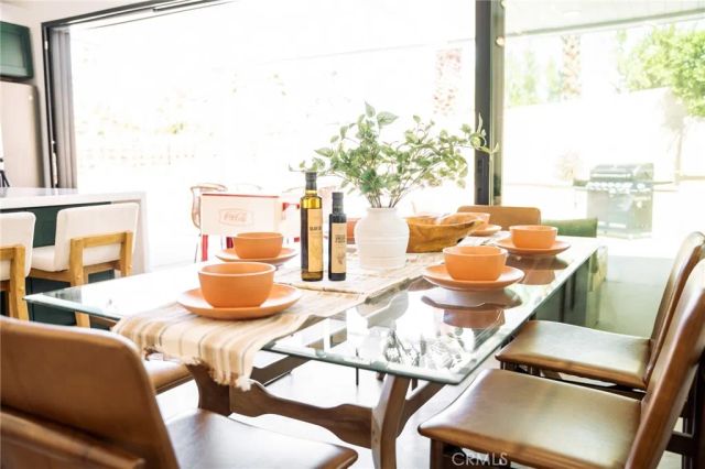 575 N Burton Way, Palm Springs, CA 92262