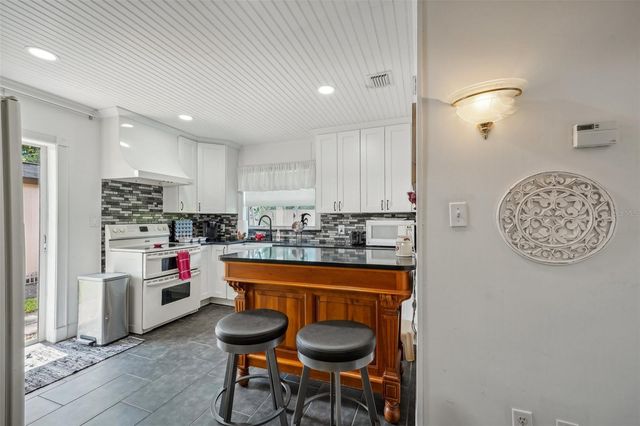 1020 VENETIAN AVENUE, Orlando, FL 32804