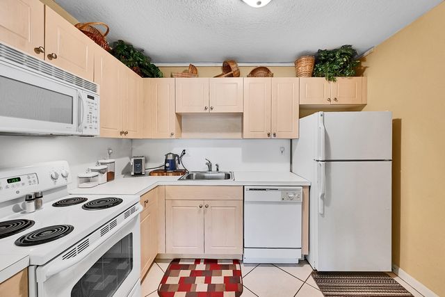 760 SE 2nd Avenue H105, Deerfield Beach, FL 33441