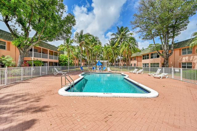 760 SE 2nd Avenue H105, Deerfield Beach, FL 33441