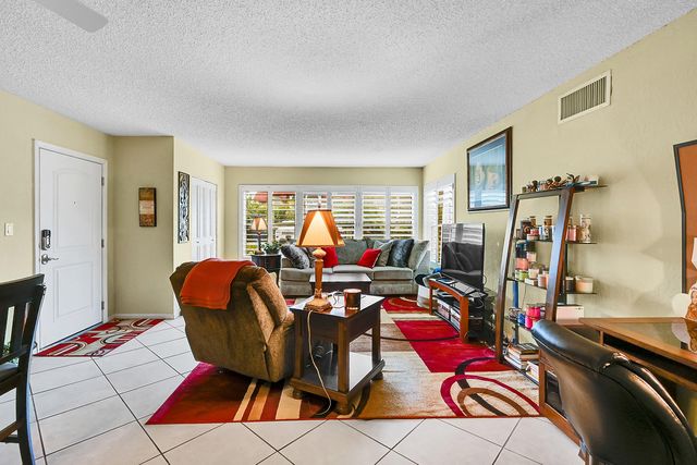 760 SE 2nd Avenue H105, Deerfield Beach, FL 33441
