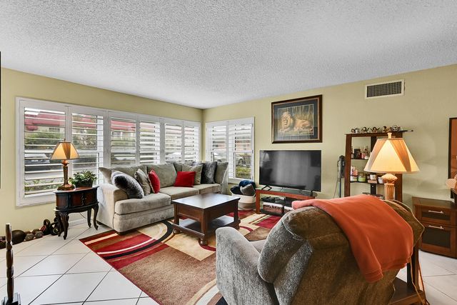 760 SE 2nd Avenue H105, Deerfield Beach, FL 33441