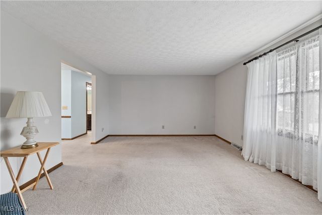 12390 Springwater Avenue NW, Uniontown, OH 44685