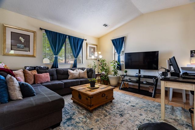 4255 Pumice Drive NE, Rio Rancho, NM 87124
