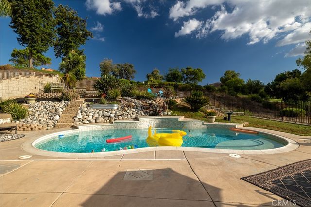 23417 Continental Drive, Canyon Lake, CA 92587