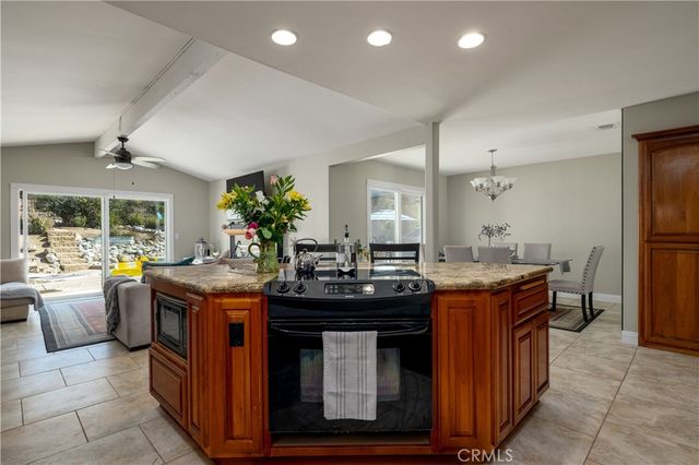 23417 Continental Drive, Canyon Lake, CA 92587