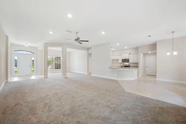 5801 NW Dana Circle, Port St. Lucie, FL 34986