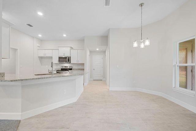 5801 NW Dana Circle, Port St. Lucie, FL 34986
