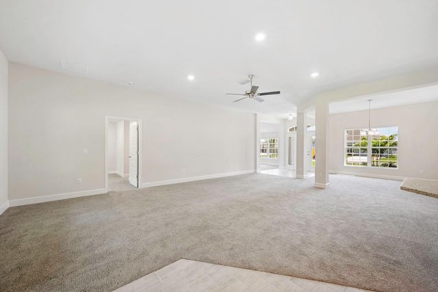 5801 NW Dana Circle, Port St. Lucie, FL 34986