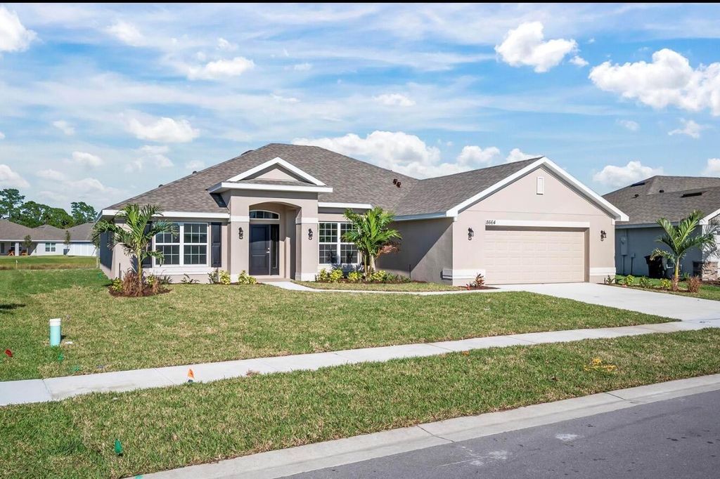 5801 NW Dana Circle, Port St. Lucie, FL 34986