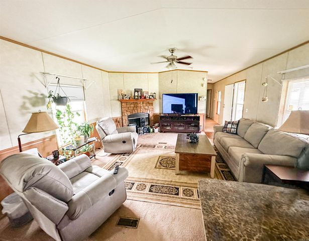 579 Thunder Mountain Road, Caddo Gap, AR 71935