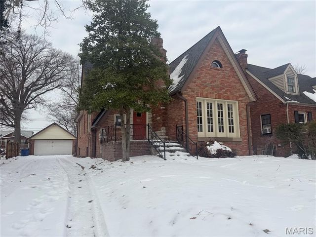 2471 Northland Avenue, St Louis, MO 63114