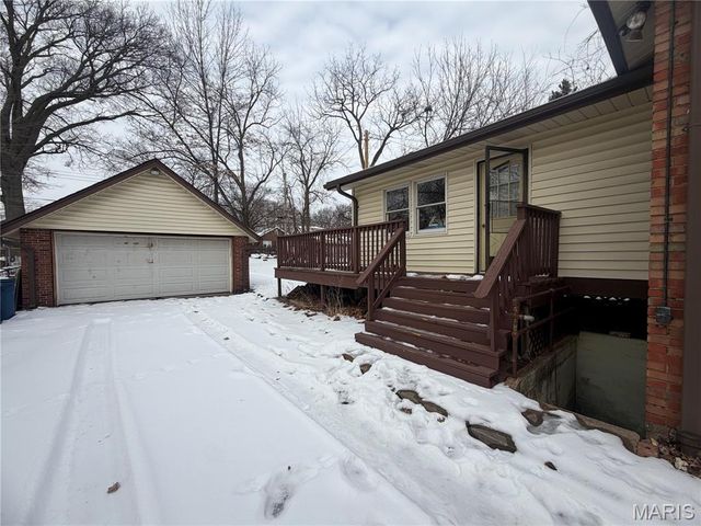 2471 Northland Avenue, St Louis, MO 63114