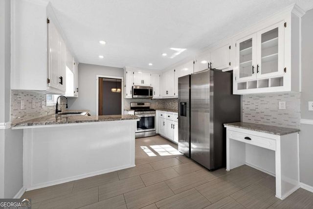 204 Queensbury Court, Acworth, GA 30102