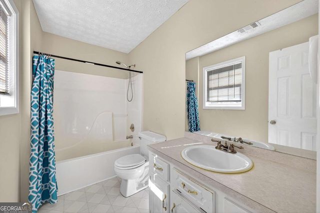 204 Queensbury Court, Acworth, GA 30102