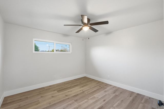 837 E Costner Street, Farmersville, CA 93223