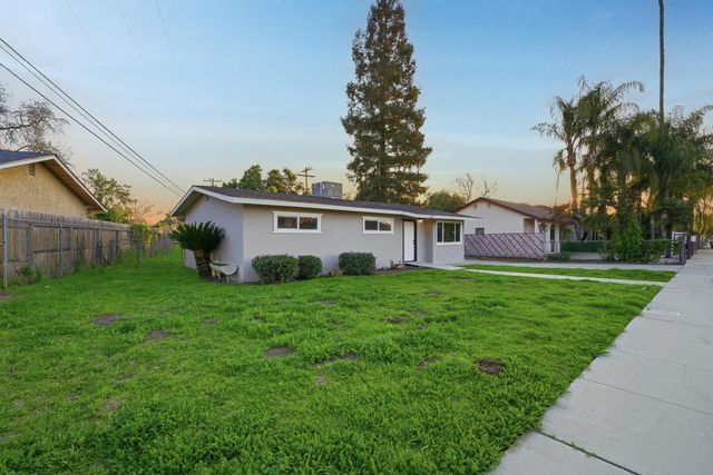 837 E Costner Street, Farmersville, CA 93223