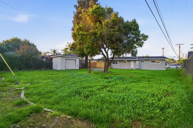 837 E Costner Street, Farmersville, CA 93223