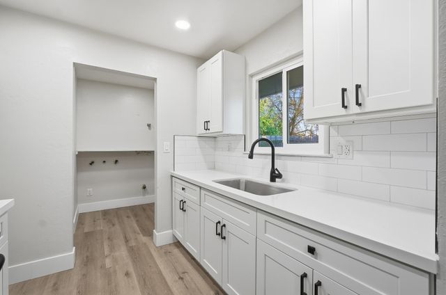 837 E Costner Street, Farmersville, CA 93223