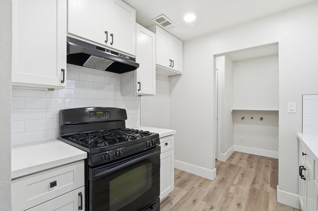 837 E Costner Street, Farmersville, CA 93223