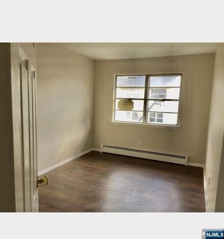 18 President Street, East Newark, NJ 07029