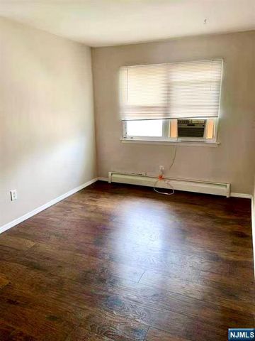 18 President Street, East Newark, NJ 07029