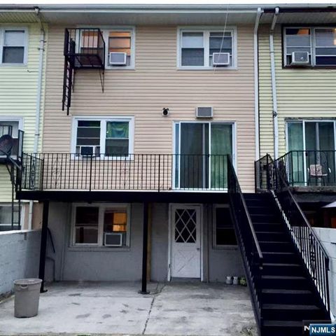 18 President Street, East Newark, NJ 07029