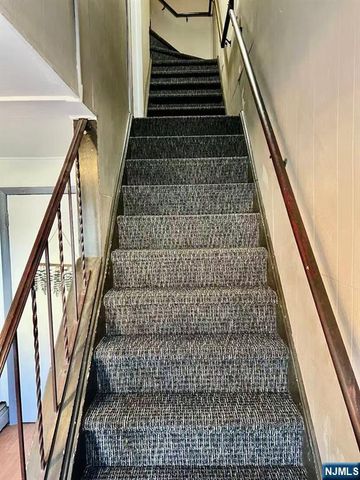 18 President Street, East Newark, NJ 07029