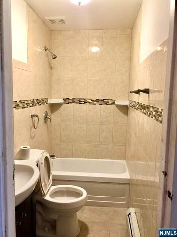 18 President Street, East Newark, NJ 07029