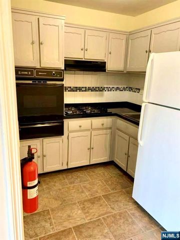 18 President Street, East Newark, NJ 07029