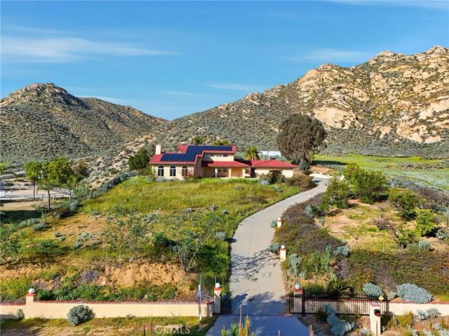 2005 Mt Vernon, Riverside, CA 92507