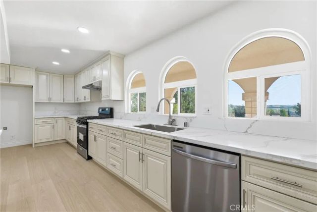 2005 Mt Vernon, Riverside, CA 92507