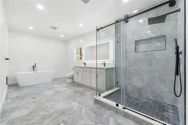 2005 Mt Vernon, Riverside, CA 92507