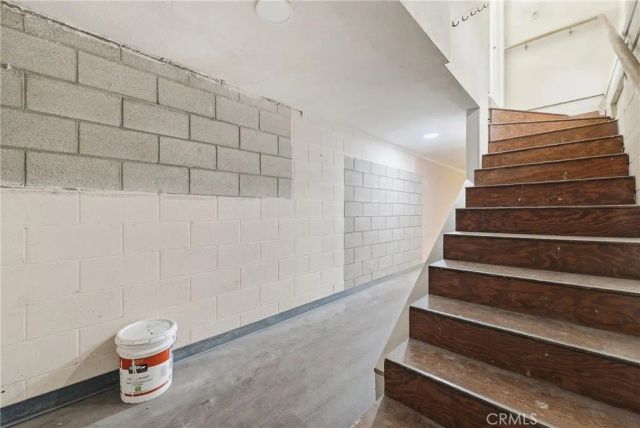 2005 Mt Vernon, Riverside, CA 92507