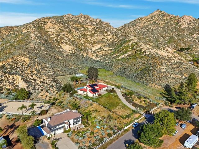 2005 Mt Vernon, Riverside, CA 92507