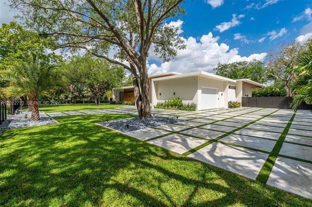 7825 SW 128th St, Pinecrest, FL 33156
