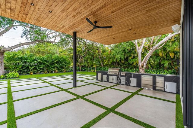 7825 SW 128th St, Pinecrest, FL 33156