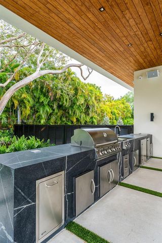 7825 SW 128th St, Pinecrest, FL 33156