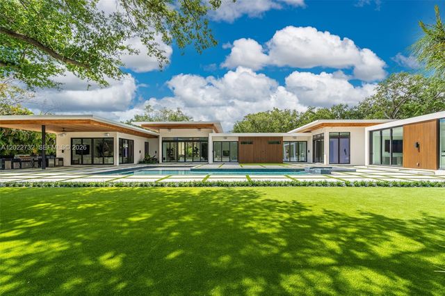 7825 SW 128th St, Pinecrest, FL 33156