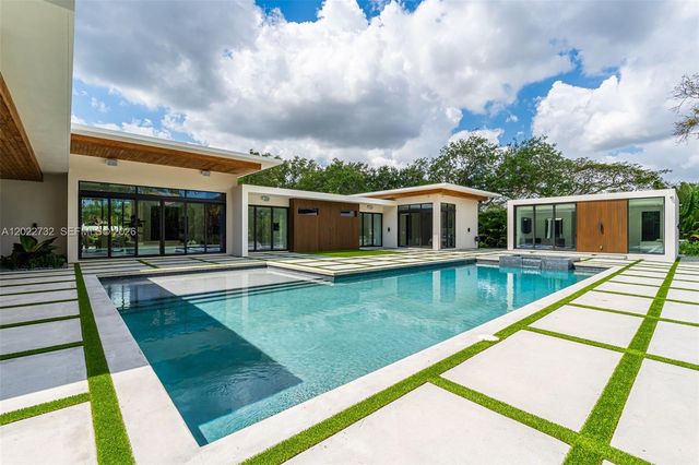 7825 SW 128th St, Pinecrest, FL 33156